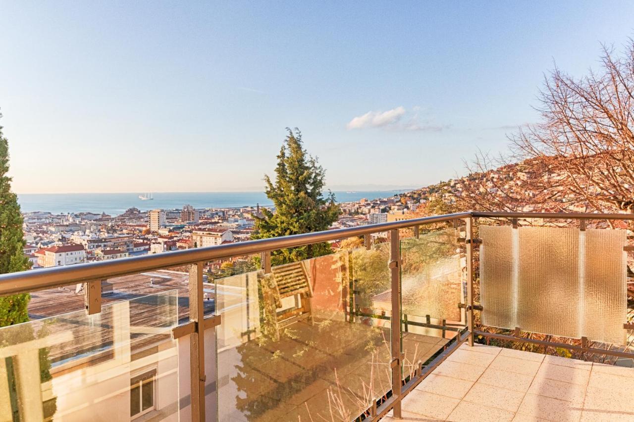 Ressmann 1 - 10 Min From Teatro Rossetti Apartment Trieste Luaran gambar