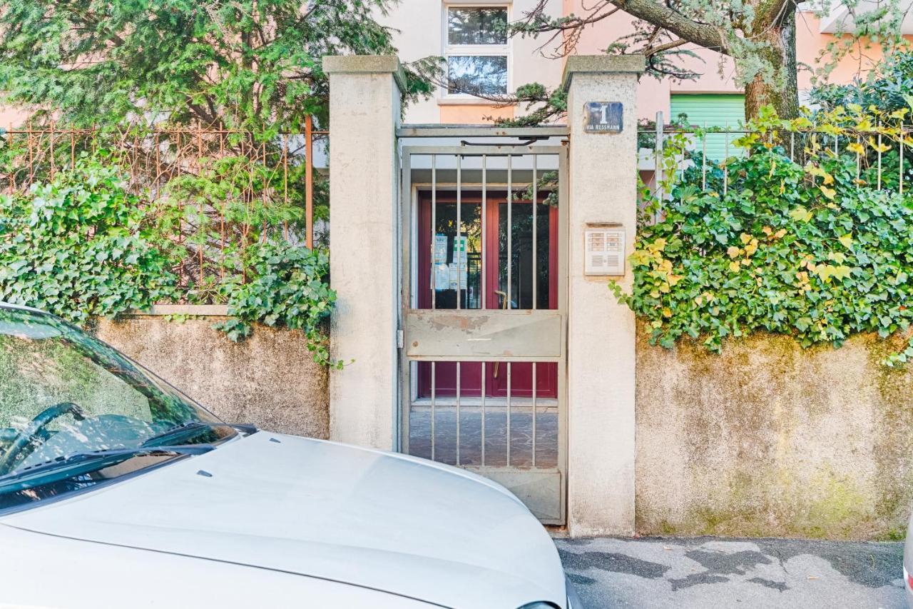 Ressmann 1 - 10 Min From Teatro Rossetti Apartment Trieste Luaran gambar